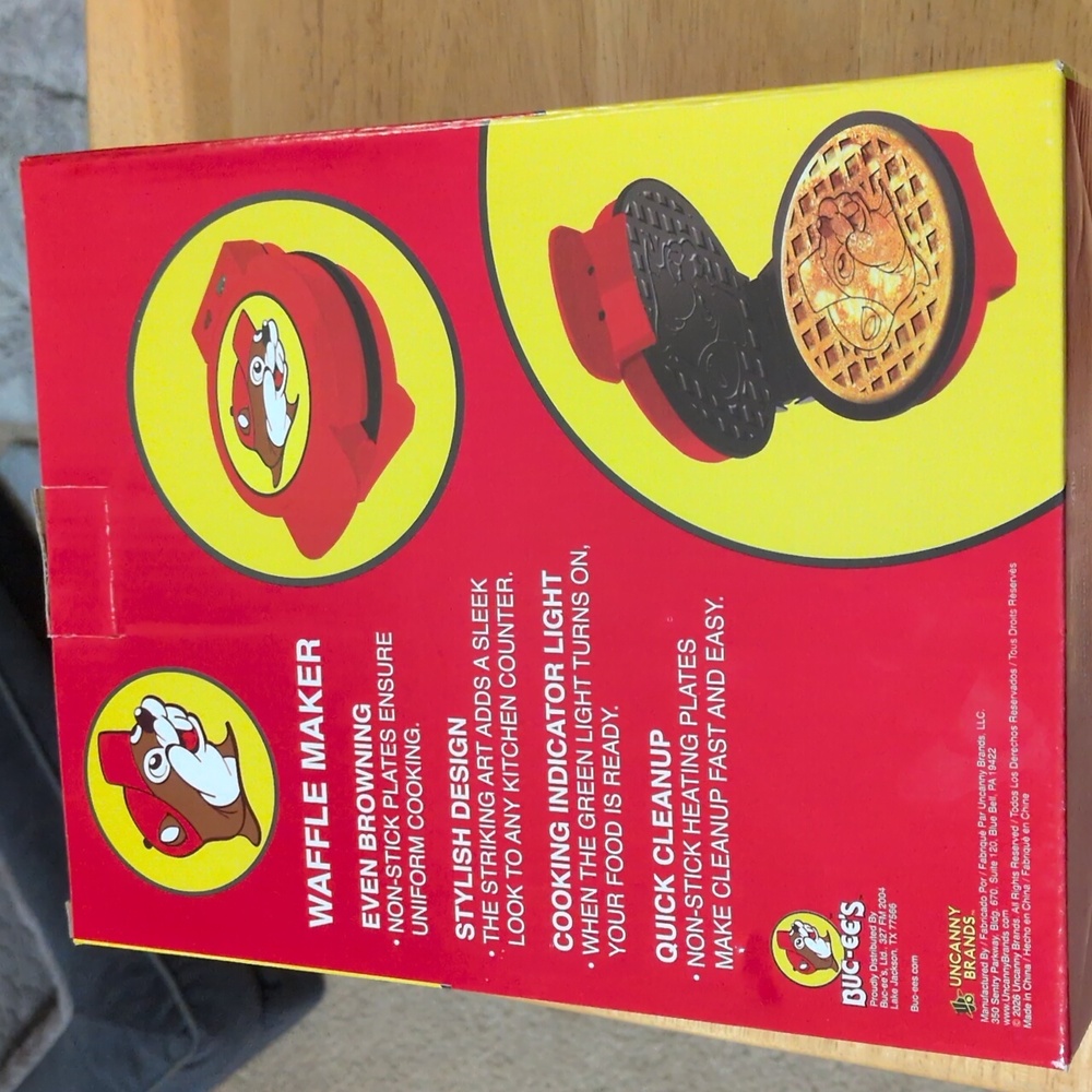 Buc-ee's Waffle Maker - Picture 3 of 5